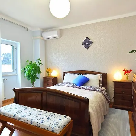 Homestay Old Cork Tree Villa